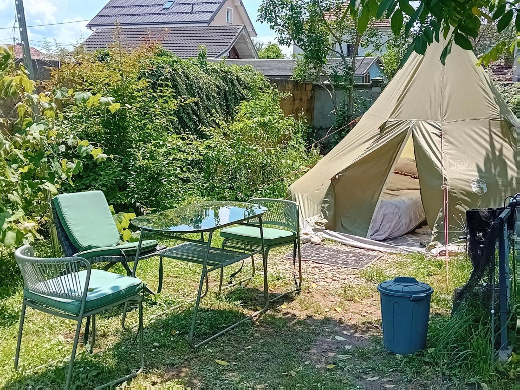 Camping Under The Walnut In Your Own Tent On A Shared Lot And Shared Bathroom Ljubljana Kültér fotó
